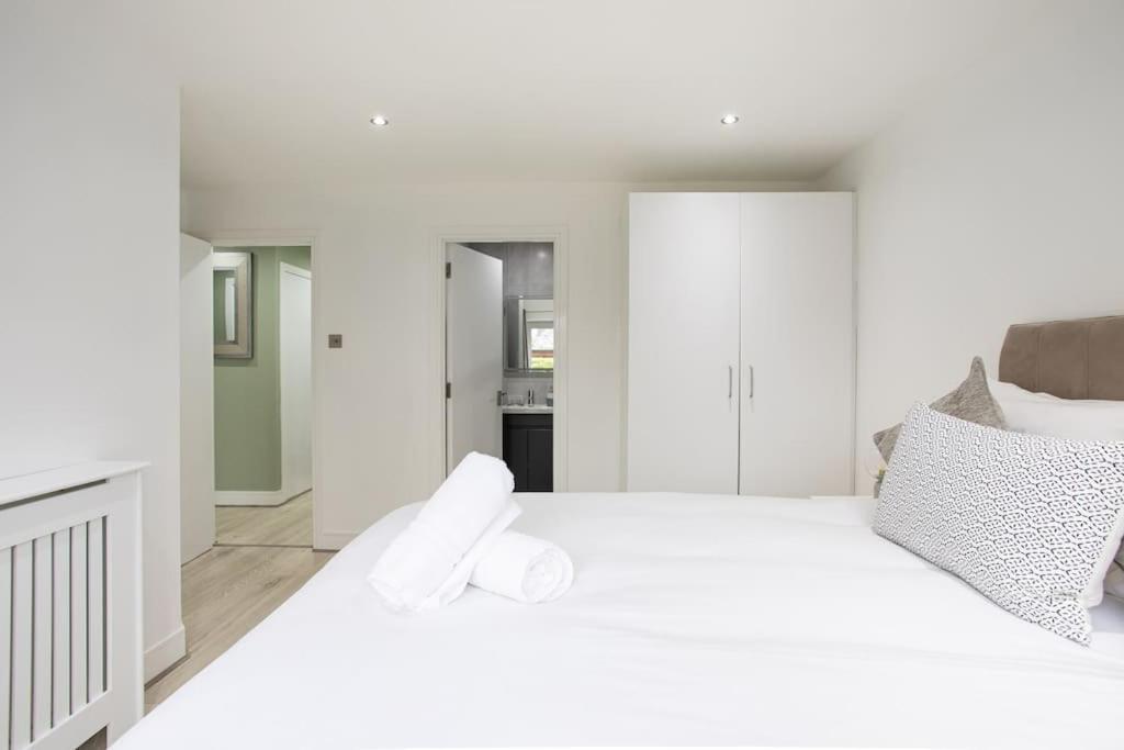 Fabulous Modern Luxury Sleeps 6- Parking
