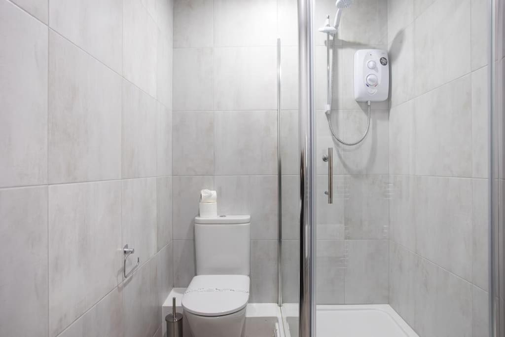 Fabulous Modern Luxury Sleeps 6- Parking * Belfast