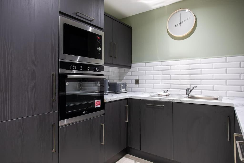 Fabulous Modern Luxury Sleeps 6- Parking *